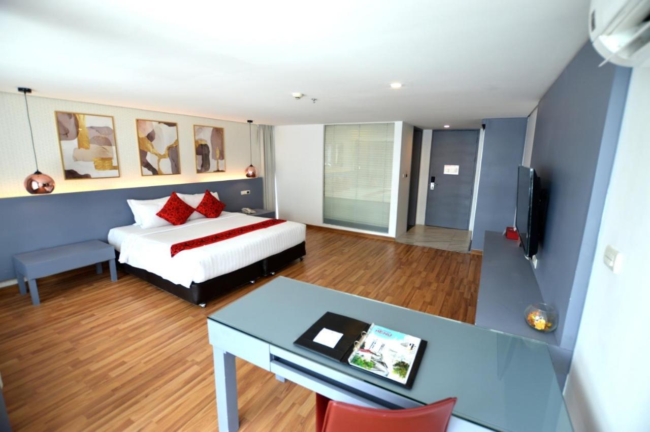 I Residence Hotel Silom Bangkok Esterno foto